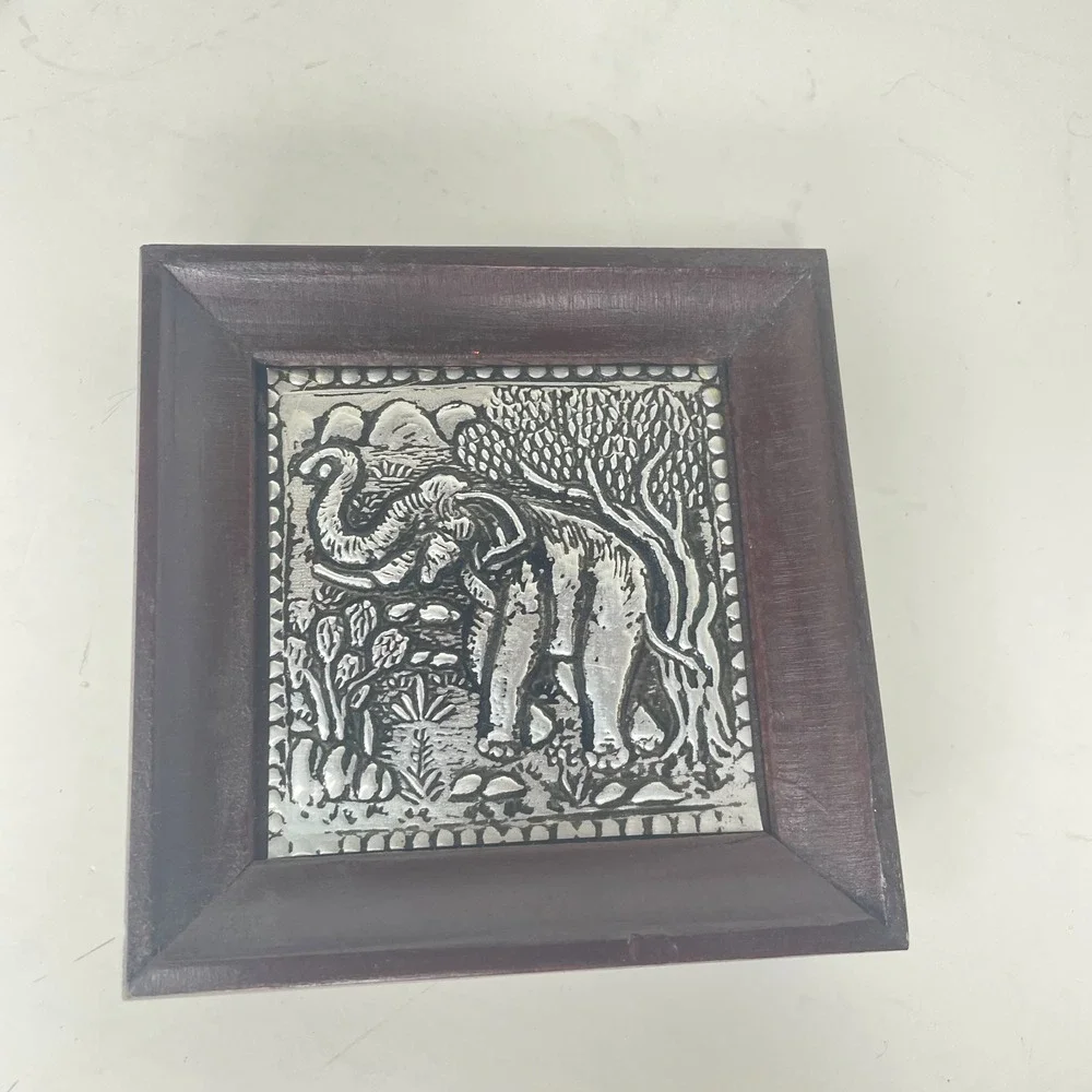 Trinket Tray Elephant Embossed Aluminum and‎ Wood 4